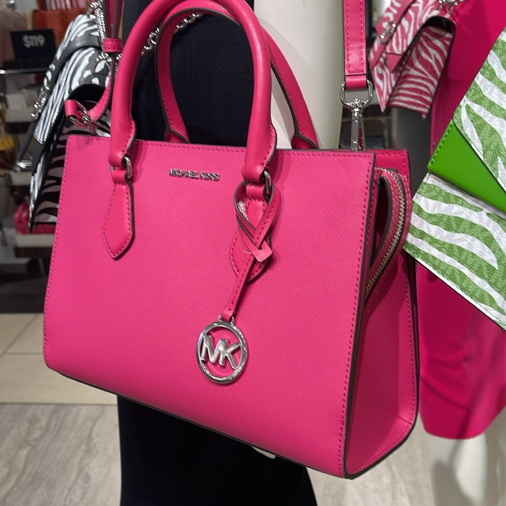 Michaela Kors Sheila Medium Faux Saffiano Leather Satchel
Dragonfruit
NWT - Picture 14 of 16